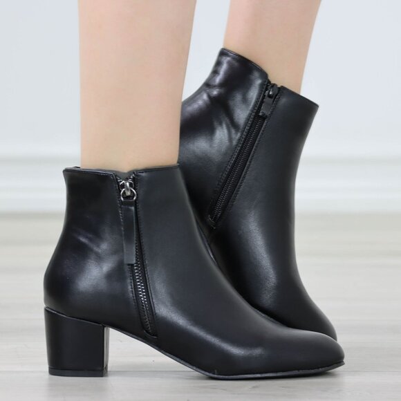 Womens Ankle Boots Low Block Heel Black Synthetic Leather Pointed Toe - Picture 3 of 12